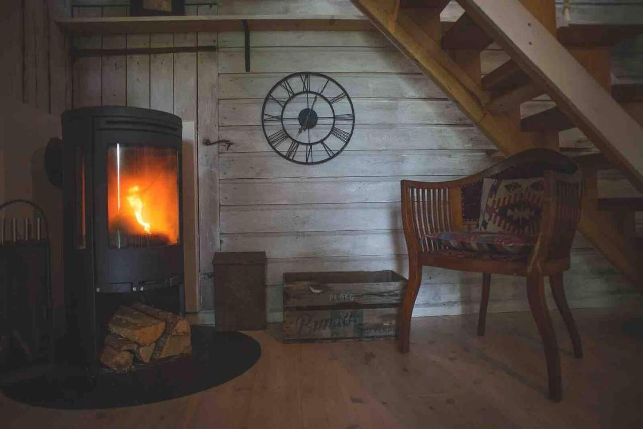 Romantic Spa Villa With Fireplace By The Lake Stjarnsund Exterior foto